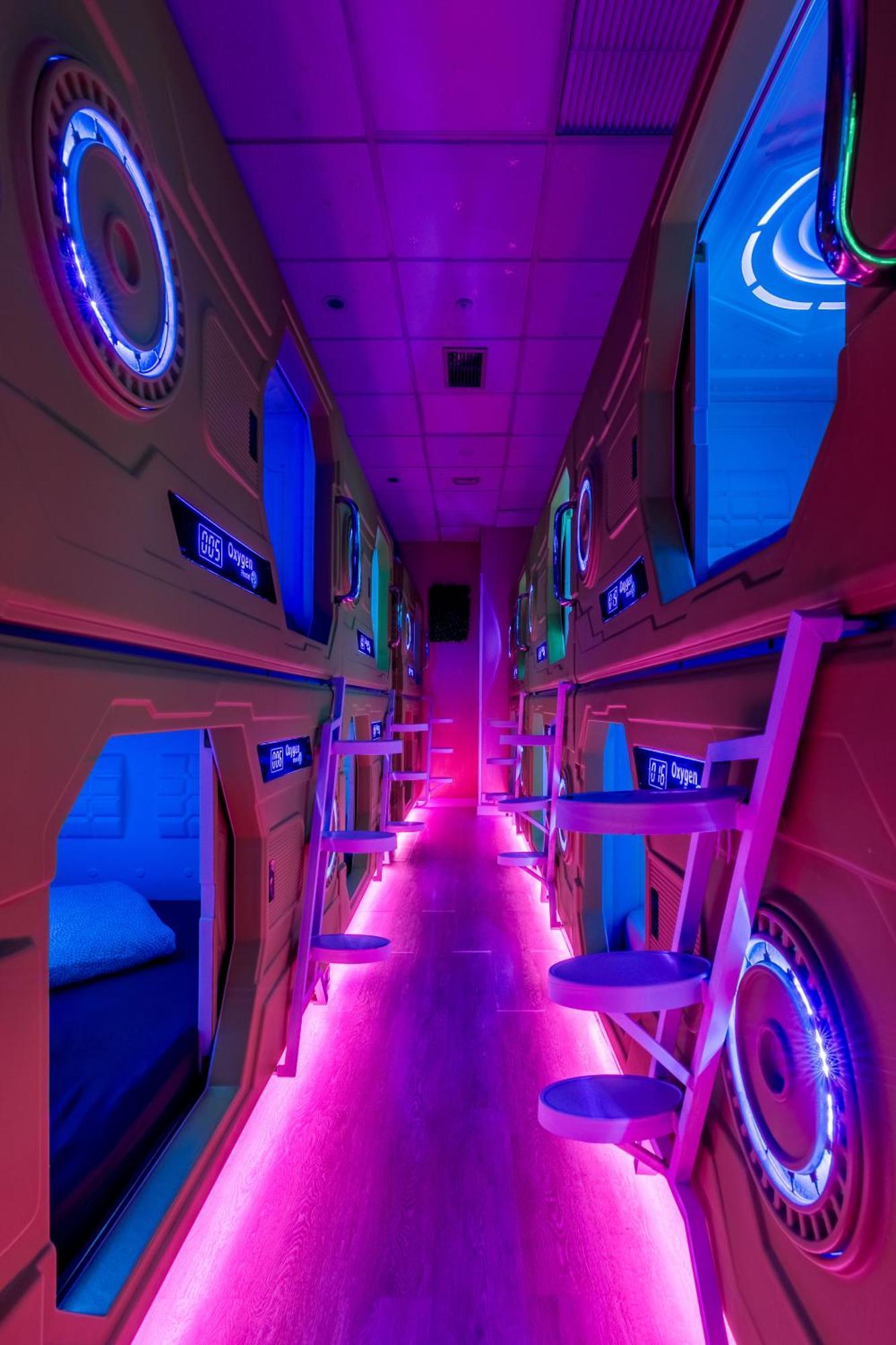 Oxygen Hostel Capsula Madrid Exteriér fotografie